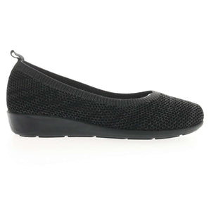 Yen Women's Knit Slip-On
